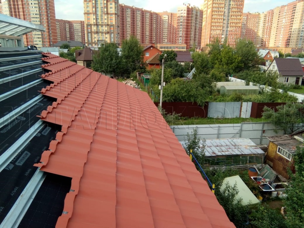 Металлочерепица Геркулес 8004 терракотовый Стальной Бархат от Центра Металокровли в Уральске